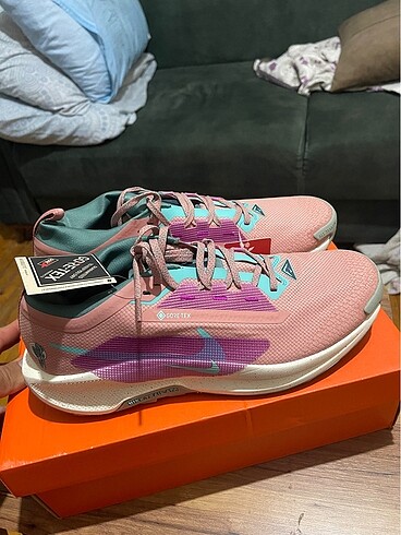 45 Beden Nike goratex erkek spor ayakkabı sıfır etiketli kutulu ürün