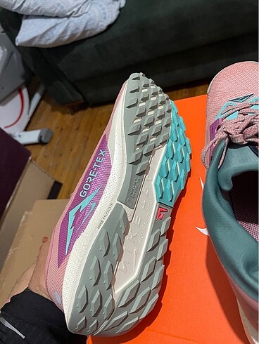 Nike goratex erkek spor ayakkabı sıfır etiketli kutulu ürün - Görsel 9