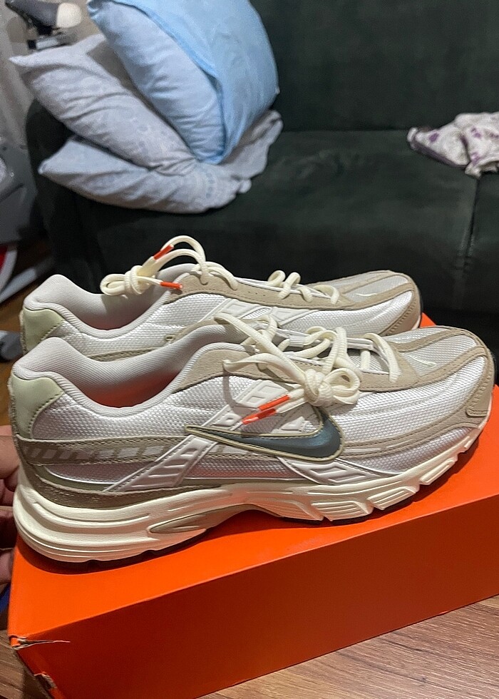 Nike erkek spor ayakkabı 46 numara sıfır etiketli kutulu - Görsel 3