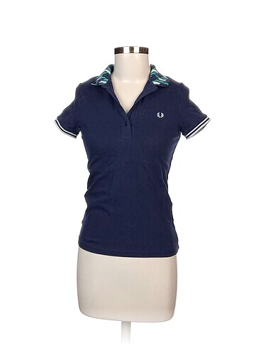 Fred Perry T-shirt %70 İndirimli.