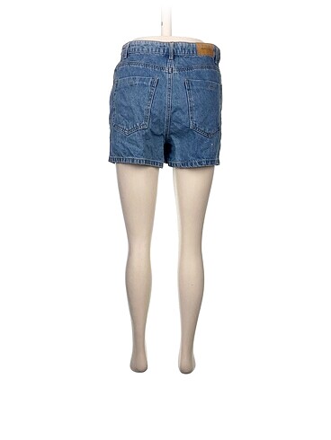 38 Beden LC Waikiki Mini Şort %70 İndirimli.