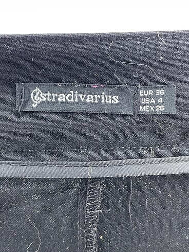 36 Beden siyah Renk Stradivarius Mini Etek %70 İndirimli.