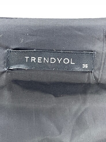 38 Beden siyah Renk Trendyol & Milla Yelek %70 İndirimli.