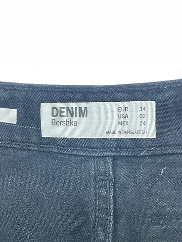34 Beden siyah Renk Bershka Jean / Kot %70 İndirimli.