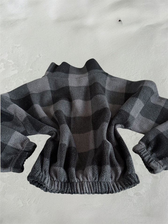 Gotik Ekoseli Sweatshirt y2k rock outfit - Görsel 5