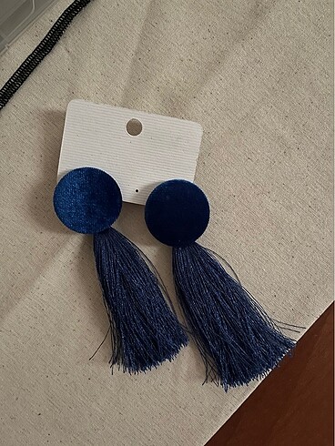 H&M Püsküllü H&M küpe