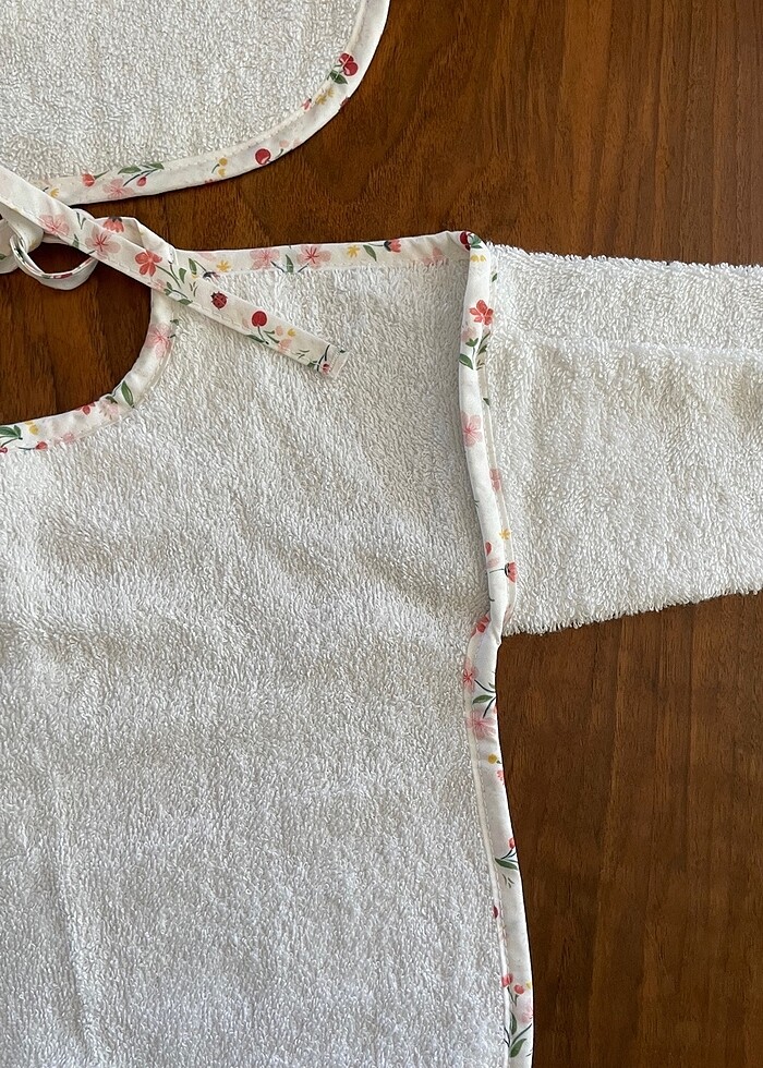 Yakalı havlu mama önlüğü - Görsel 5