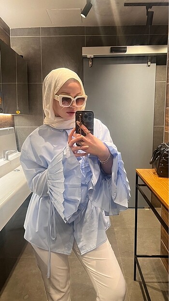 Bebek mavisi gömlek