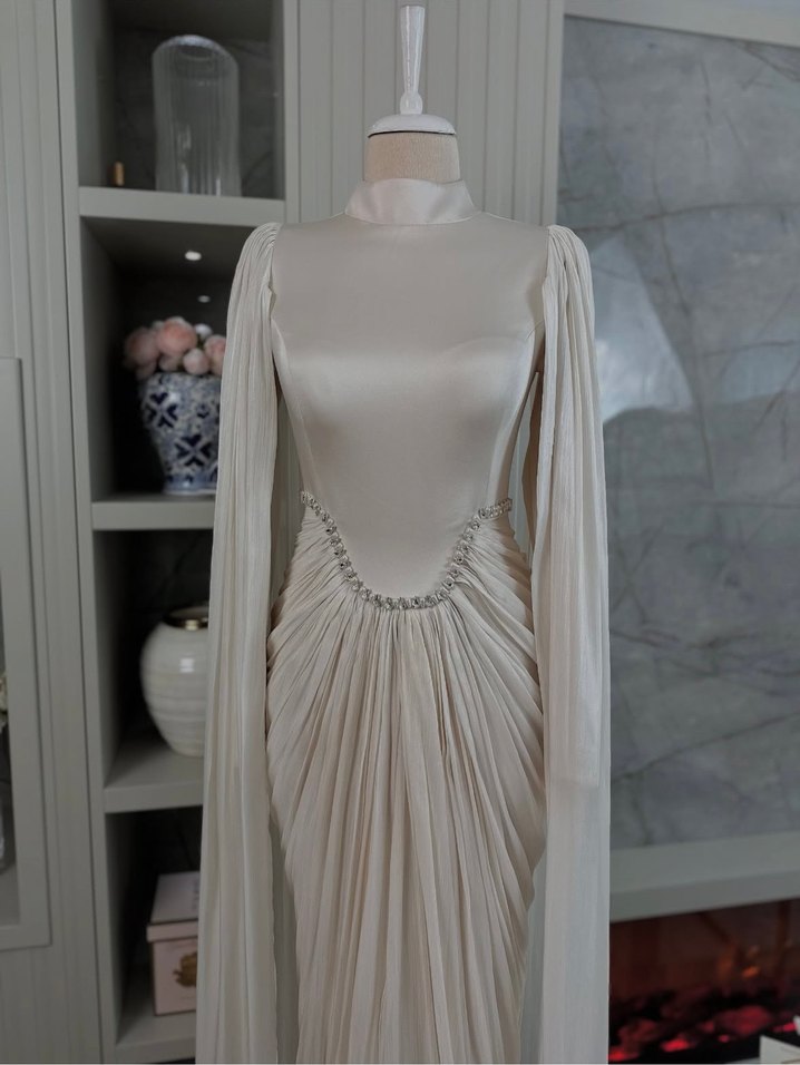 Drapeli krem Uzun Tesettür Abiye - Görsel 2