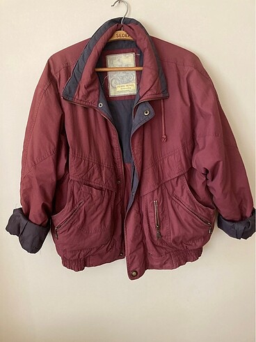 Urban Outfitters Mont