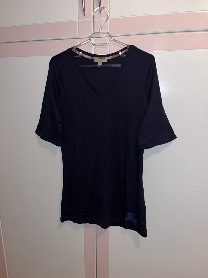 Burberry V yaka tişört - Görsel 2