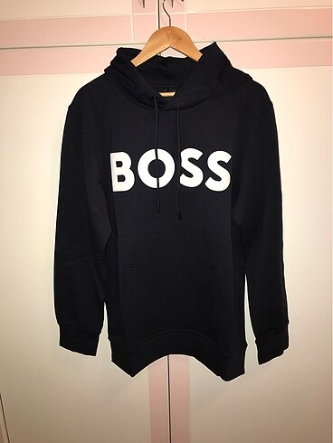 Hugo Boss Sweatshirt.