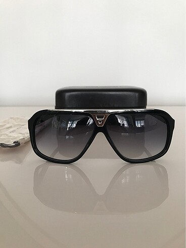  Beden Louis Vuitton Evidence Millionaire...