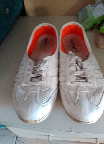 Adidas İhtiyaç fazlası 
