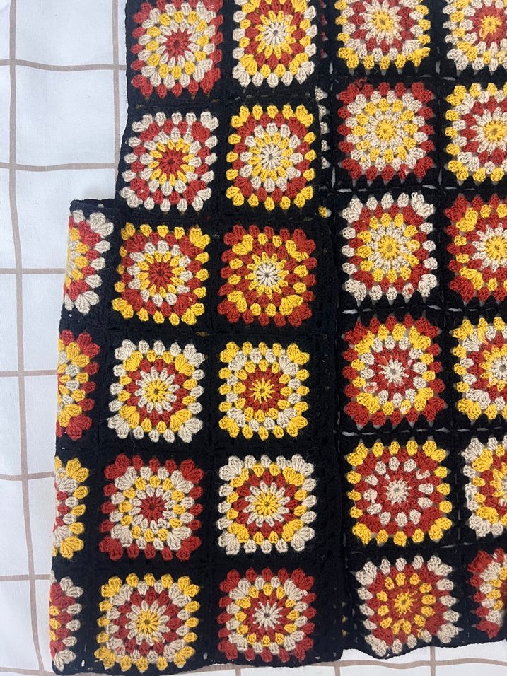 Tığ İşi Bohem Renkli Örgü Yelek — görsel 2/8