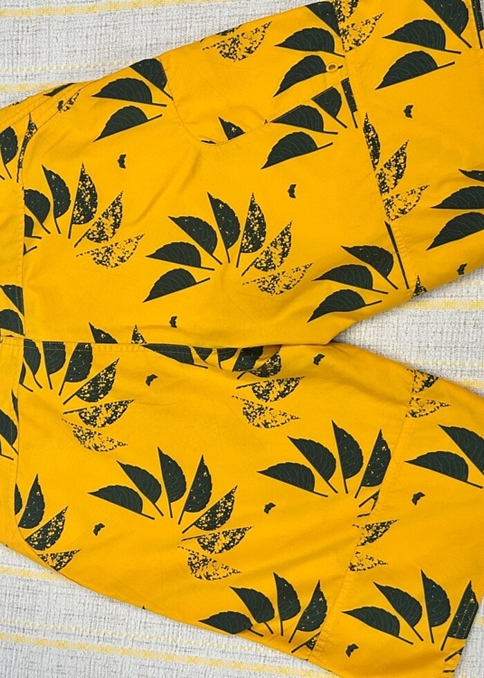 Çok iyi durumda Nike marka deniz şortu - Görsel 2