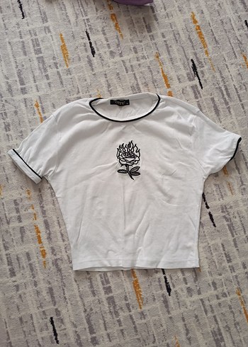 Beyaz Baskılı Crop Tişört