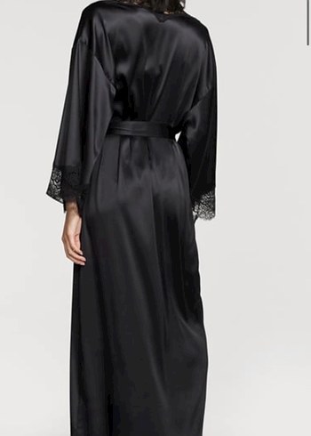 Victorias Secret Uzun Siyah Dantel Detaylı Saten Kadın Sabahlık - Görsel 4