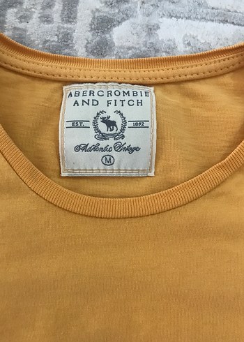 Abercrombie & Fitch Sarı Kadın Kısa Kollu Baskılı Tişört