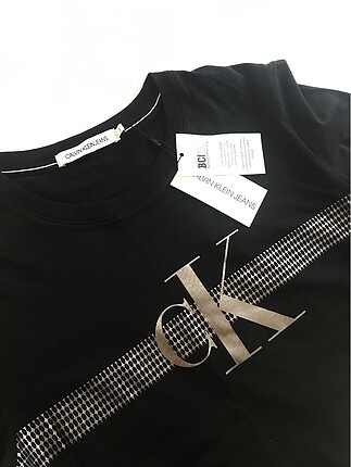 s Beden Calvin klein tshirt