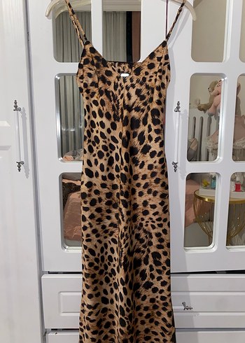 xs Beden Kahverengi Leopar Desenli Uzun İnce Askılı Elbise