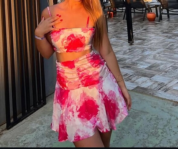 takım çiçekli elbise
