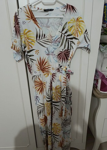 Desenli, V Yakalı, belden bağlamalı tulum - Görsel 2