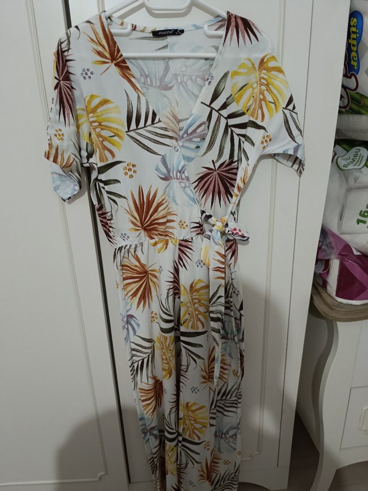 Desenli, V Yakalı, belden bağlamalı tulum - Görsel 2