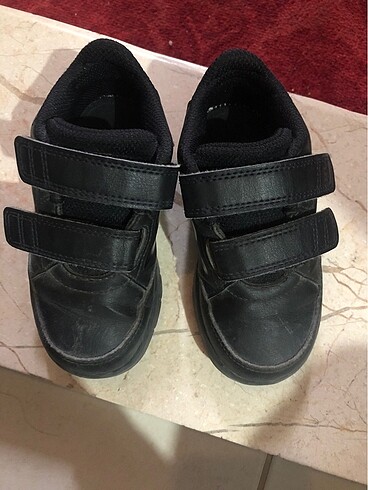 25 Beden siyah Renk Adidas ayakkabı