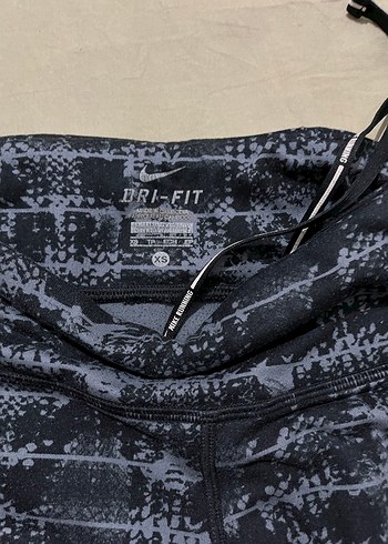 Nike Dri-Fit Siyah-Gri Desenli Tayt - Görsel 5