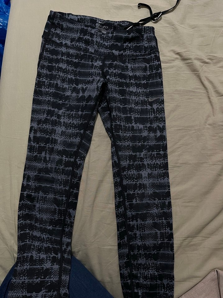 Nike Dri-Fit Siyah-Gri Desenli Tayt - Görsel 2