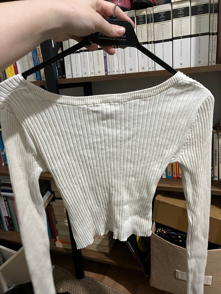 Pull&Bear Beyaz V Yaka Kruvaze Uzun Kollu Triko Kadın Kazak - Görsel 2