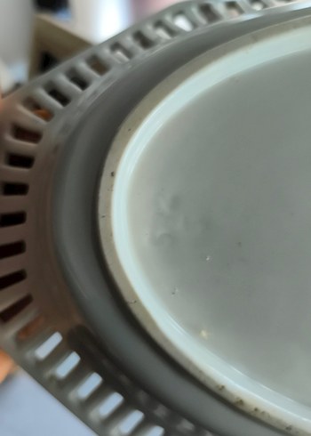 Pembe Baskılı Delikli Porselen Servis Tabağı - Görsel 7