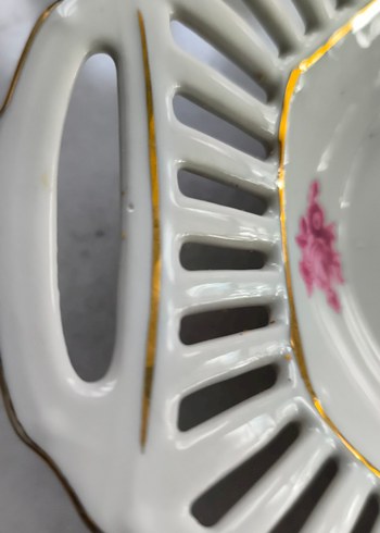 Pembe Baskılı Delikli Porselen Servis Tabağı - Görsel 4