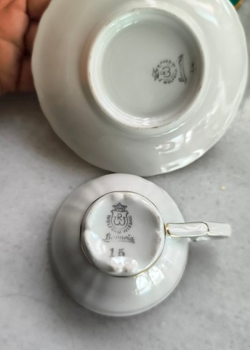 Parlak Altın Detaylı Porselen Fincan ve Tabak - Görsel 3