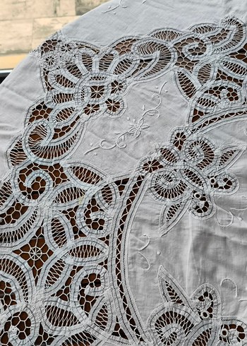 Bohem İşlemeli Beyaz Yuvarlak Masa Örtüsü 6adet peçete - Görsel 4