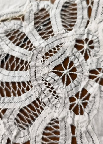 Bohem İşlemeli Beyaz Yuvarlak Masa Örtüsü 6adet peçete - Görsel 10