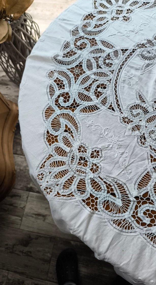 Bohem İşlemeli Beyaz Yuvarlak Masa Örtüsü 6adet peçete - Görsel 3