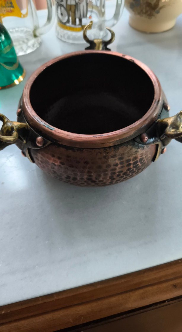 Kahverengi Bakır Vazo Boğa Figürlü antika - Görsel 2