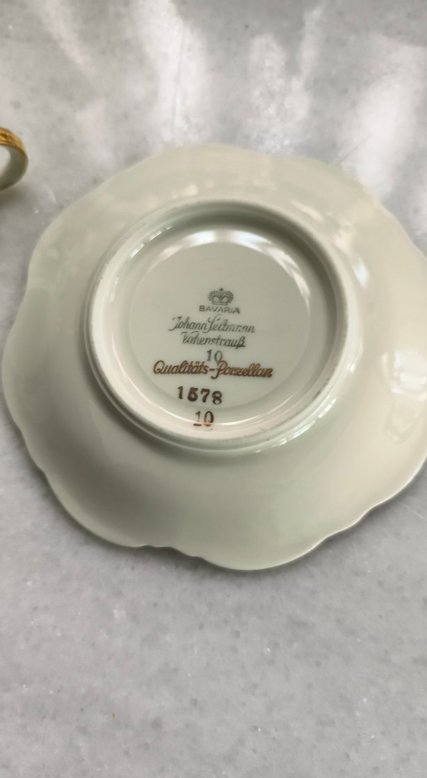 Altın Renkli  Desenli Fincan ve Tabağı - Görsel 4