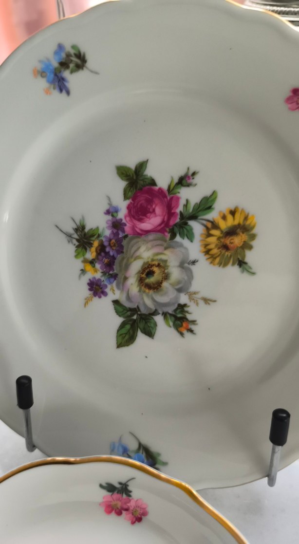 Altın detaylı çiçek balina saplı desenli beyaz fincan takımı - Görsel 5