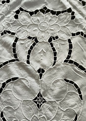 el işi delikli Beyaz Masa Örtüsü Avrupa dan aldım - Görsel 3