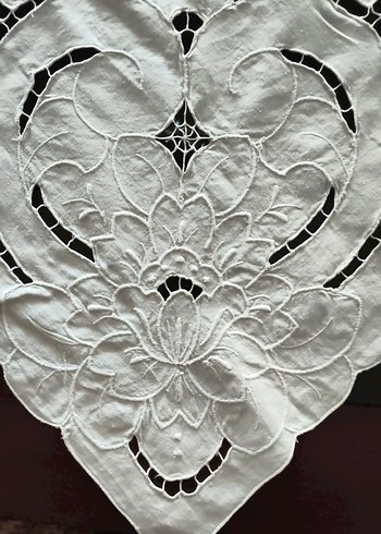 el işi delikli Beyaz Masa Örtüsü Avrupa dan aldım - Görsel 2