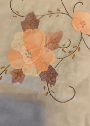 İşlemeli Bej Masa Örtüsü - Görsel 8