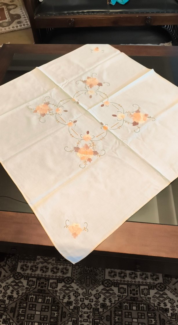 İşlemeli Bej Masa Örtüsü - Görsel 3