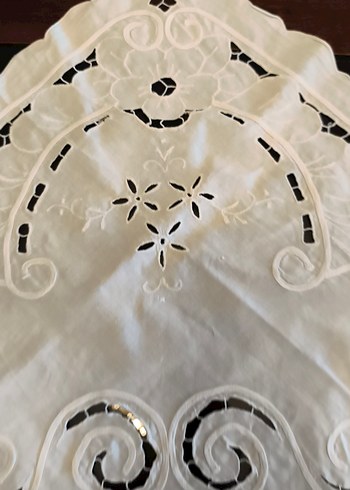 el İşlemeli Beyaz Masa Örtüsü Avrupa'dan aldım - Görsel 10