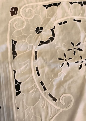 el İşlemeli Beyaz Masa Örtüsü Avrupa'dan aldım - Görsel 4