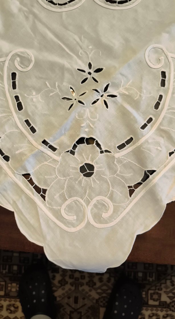 el İşlemeli Beyaz Masa Örtüsü Avrupa'dan aldım - Görsel 2