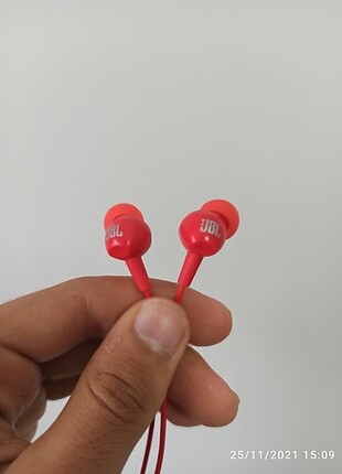 JBL kablolu kulak içi kulaklık