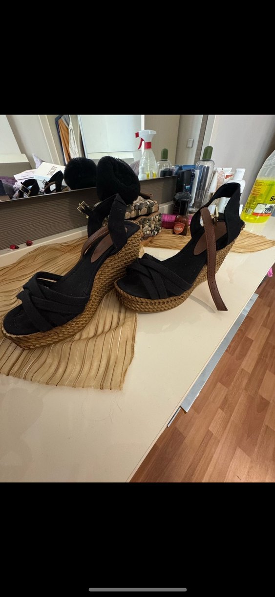Siyah Kruvaze Bantlı Espadril Sandalet — görsel 2/3